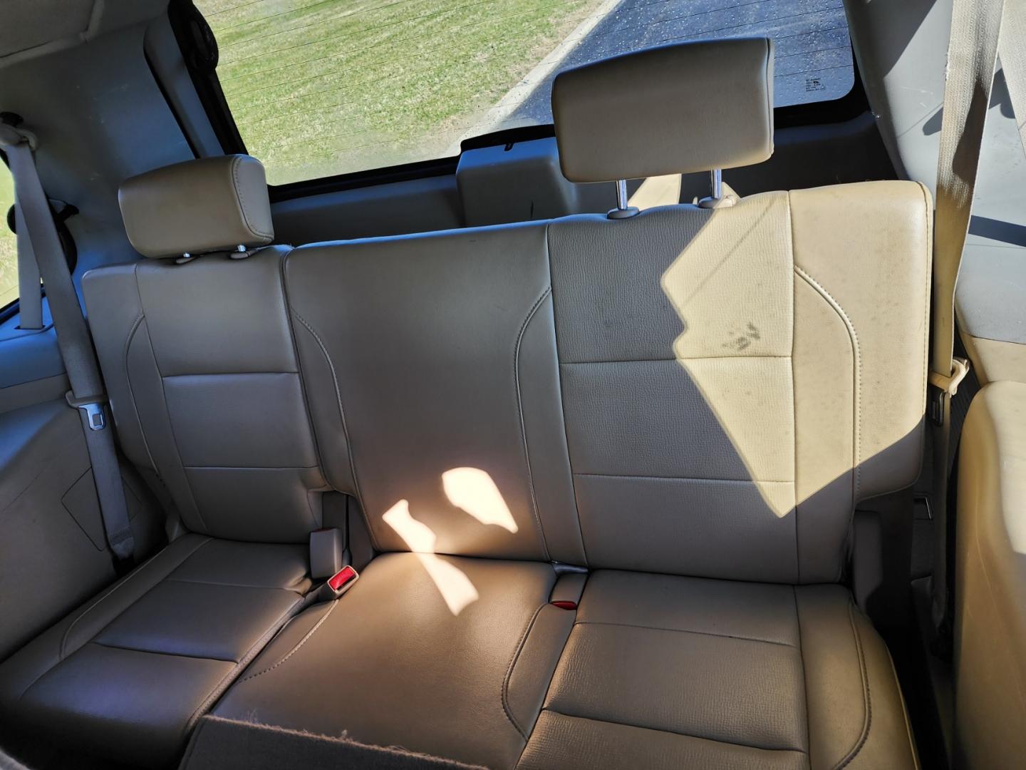 2014 Burgandy /BEIGE Nissan Armada Platinum (5N1AA0ND2EN) with an 5.6 V-8 engine, Automatic transmission, located at 1221 Madison St., Shelbyville, TN, 37160, (931) 680-9439, 0.000000, 0.000000 - Photo#5